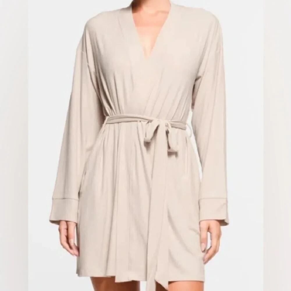 Skims Soft Lounge Short Robe In Stone Size 4XL AP-RBE-0345 (LIMITED EDITION)
